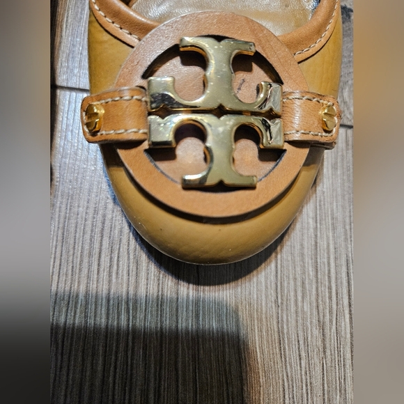 Tory Burch Calista Pumps Heels - Picture 3 of 7